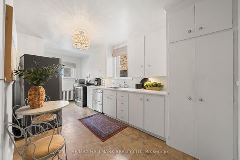 Photo 13 at 814 Duplex Avenue, Lawrence Park South, Toronto