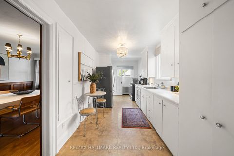 Photo 14 at 814 Duplex Avenue, Lawrence Park South, Toronto