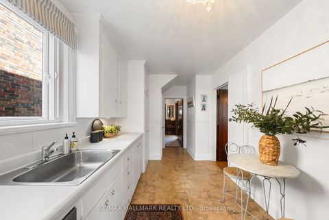 Photo 15 at 814 Duplex Avenue, Lawrence Park South, Toronto