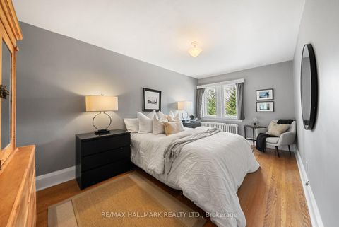 Photo 21 at 814 Duplex Avenue, Lawrence Park South, Toronto