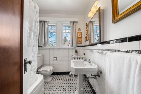 Photo 27 at 814 Duplex Avenue, Lawrence Park South, Toronto