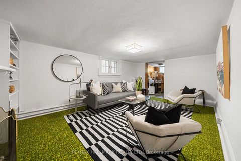 Photo 30 at 814 Duplex Avenue, Lawrence Park South, Toronto