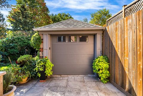 Photo 35 at 814 Duplex Avenue, Lawrence Park South, Toronto