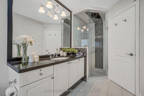 Photo 19 at 25 Kingsbridge Circle, Beverley Glen, Vaughan