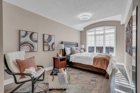 Photo 20 at 25 Kingsbridge Circle, Beverley Glen, Vaughan