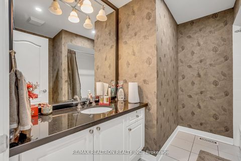 Photo 25 at 25 Kingsbridge Circle, Beverley Glen, Vaughan