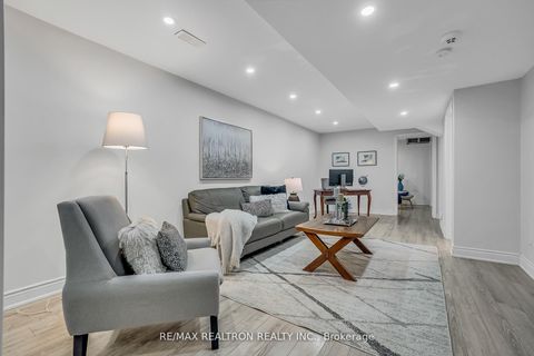 Photo 27 at 25 Kingsbridge Circle, Beverley Glen, Vaughan