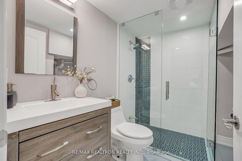 Photo 32 at 25 Kingsbridge Circle, Beverley Glen, Vaughan