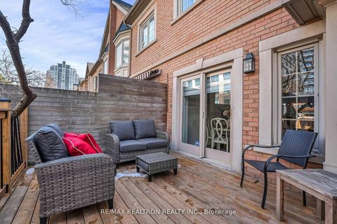 Photo 34 at 25 Kingsbridge Circle, Beverley Glen, Vaughan