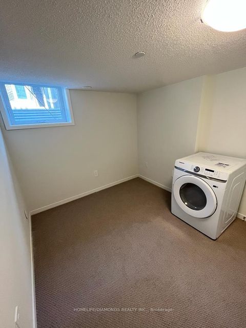 Photo 6 at 68 - 31 HONEYCRISP Crescent E, Vaughan Corporate Centre, Vaughan