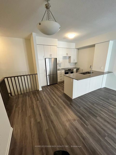 Photo 12 at 68 - 31 HONEYCRISP Crescent E, Vaughan Corporate Centre, Vaughan