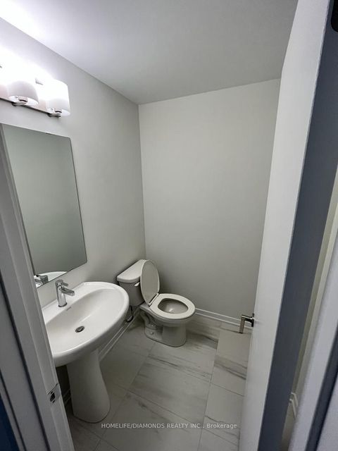 Photo 13 at 68 - 31 HONEYCRISP Crescent E, Vaughan Corporate Centre, Vaughan