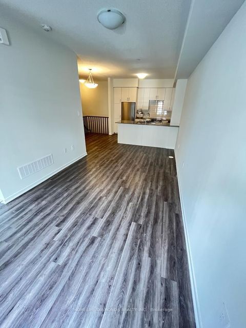 Photo 17 at 68 - 31 HONEYCRISP Crescent E, Vaughan Corporate Centre, Vaughan