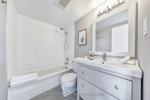 Photo 8 at 908 - 40 Homewood Avenue, South St. James Town, Toronto