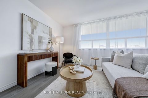 Photo 12 at 908 - 40 Homewood Avenue, South St. James Town, Toronto