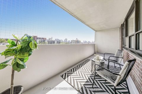 Photo 16 at 908 - 40 Homewood Avenue, South St. James Town, Toronto