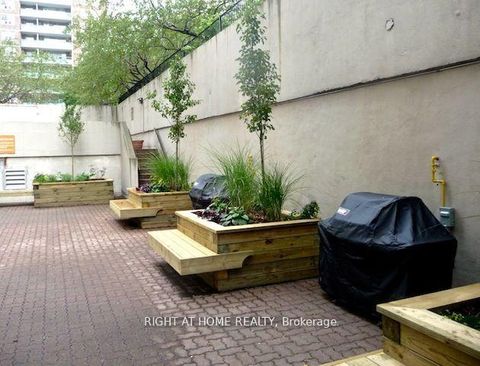 Photo 17 at 908 - 40 Homewood Avenue, South St. James Town, Toronto