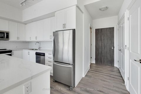 Photo 3 at 204 - 10 Gatineau Drive, Beverley Glen, Vaughan