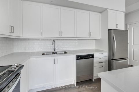 Photo 7 at 204 - 10 Gatineau Drive, Beverley Glen, Vaughan