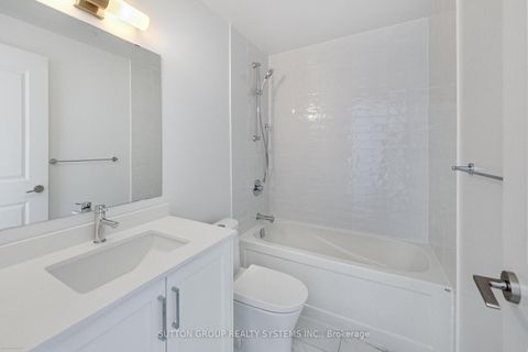 Photo 8 at 204 - 10 Gatineau Drive, Beverley Glen, Vaughan