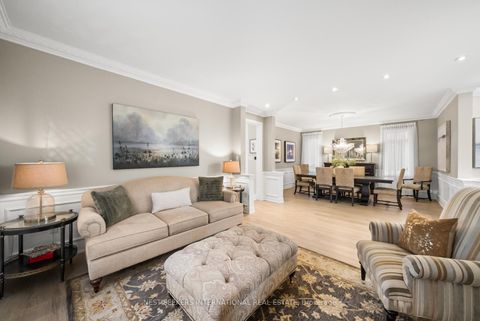 Photo 6 at 37 RAVINE EDGE Drive, Jefferson, Richmond Hill