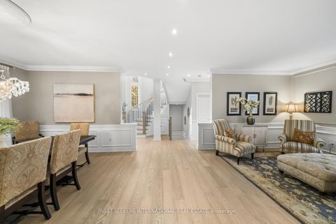 Photo 8 at 37 RAVINE EDGE Drive, Jefferson, Richmond Hill