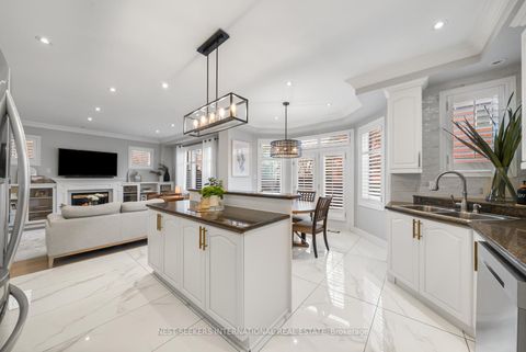 Photo 14 at 37 RAVINE EDGE Drive, Jefferson, Richmond Hill