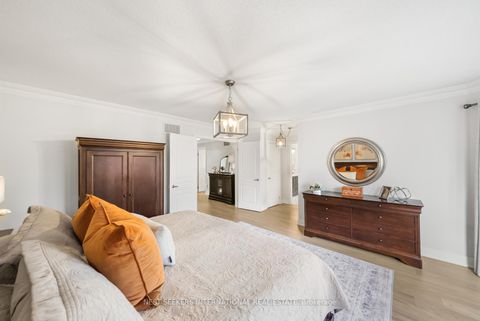 Photo 23 at 37 RAVINE EDGE Drive, Jefferson, Richmond Hill