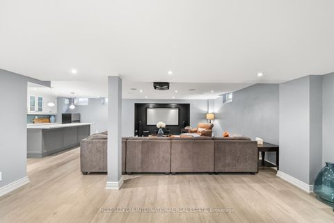 Photo 32 at 37 RAVINE EDGE Drive, Jefferson, Richmond Hill