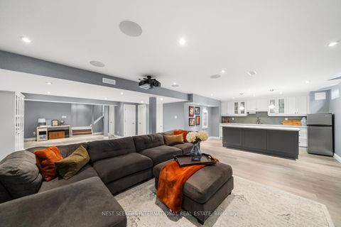 Photo 36 at 37 RAVINE EDGE Drive, Jefferson, Richmond Hill