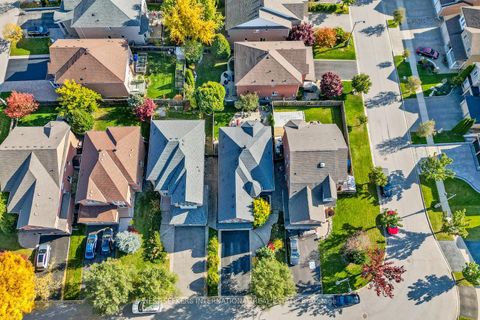 Photo 44 at 37 RAVINE EDGE Drive, Jefferson, Richmond Hill