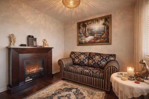 Photo 15 at 401 Cranston Park Avenue, Maple, Vaughan