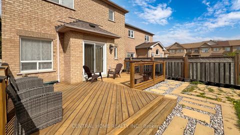 Photo 27 at 401 Cranston Park Avenue, Maple, Vaughan