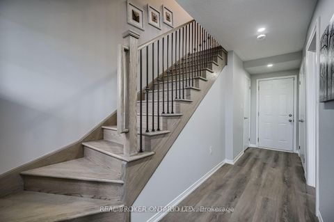 Photo 5 at 18 Jerome Way, Bowmanville, Clarington