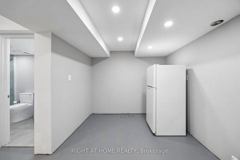 Photo 21 at 46 Tidefall Drive, L'Amoreaux, Toronto