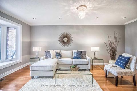 Photo 1 at 11 Carisbrooke Square, Malvern, Toronto