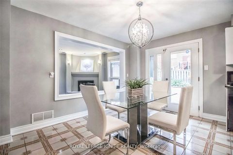 Photo 4 at 11 Carisbrooke Square, Malvern, Toronto