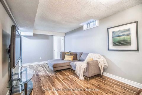 Photo 22 at 11 Carisbrooke Square, Malvern, Toronto