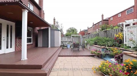 Photo 28 at 11 Carisbrooke Square, Malvern, Toronto