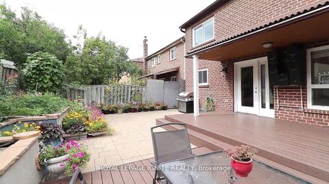 Photo 29 at 11 Carisbrooke Square, Malvern, Toronto