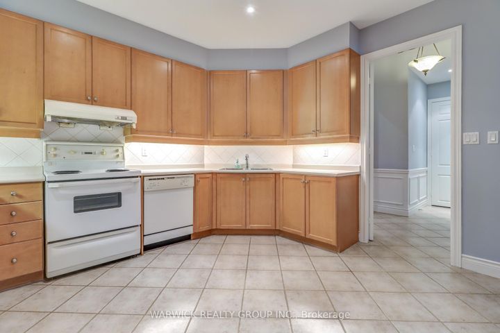 Photo 5 at 102 - 228 Bonis Avenue, Sullivan, Toronto