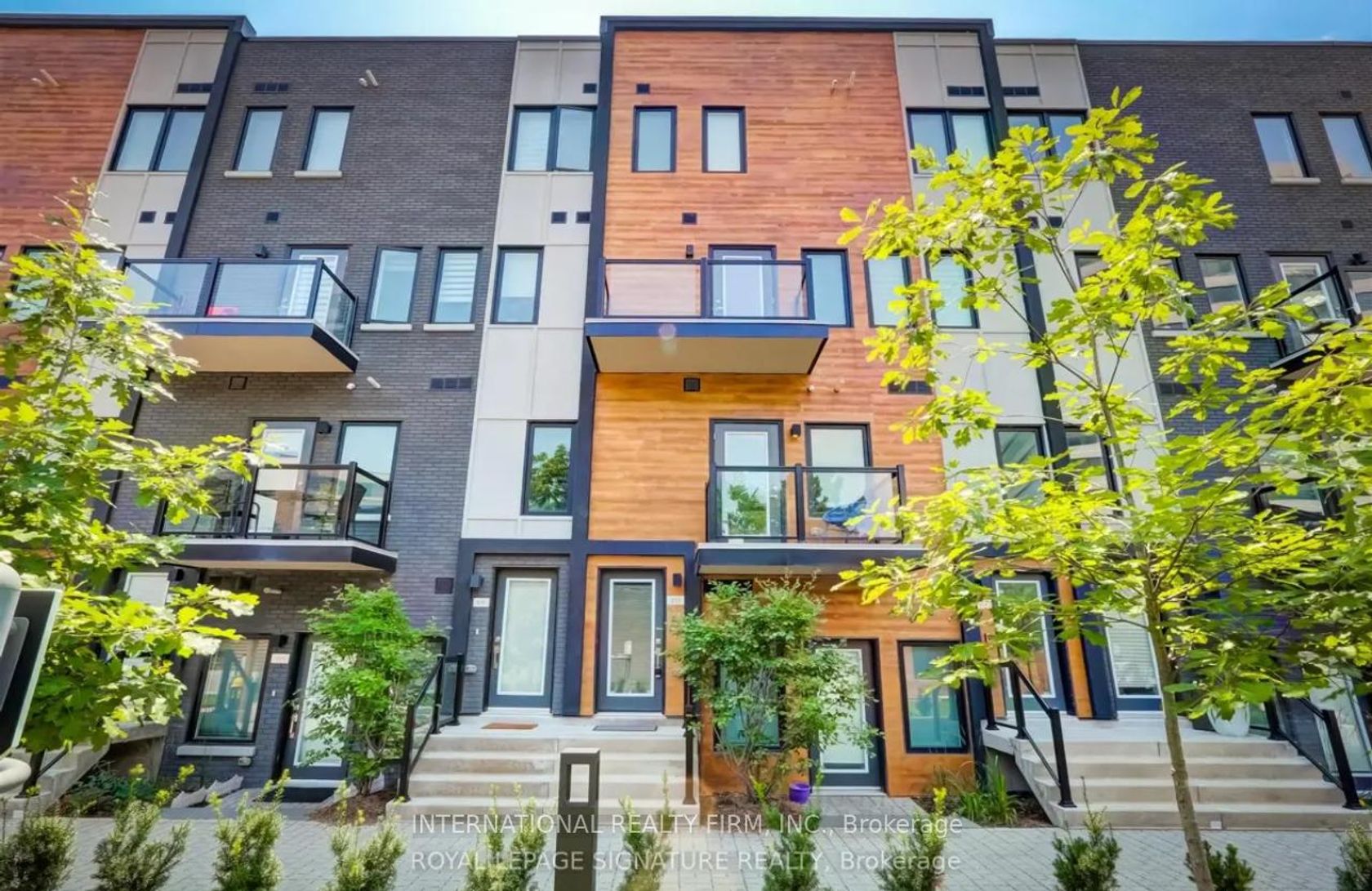 213 - 402 The East Mall, City Centre West, Toronto photo number 2