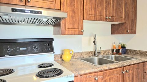 Photo 12 at 356 Wallace Avenue, Junction, Toronto