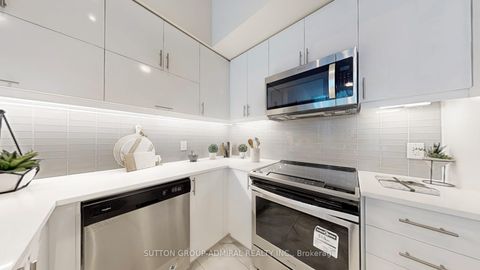 Photo 7 at Th 101 - 39 Annie Craig Drive, Mimico, Toronto