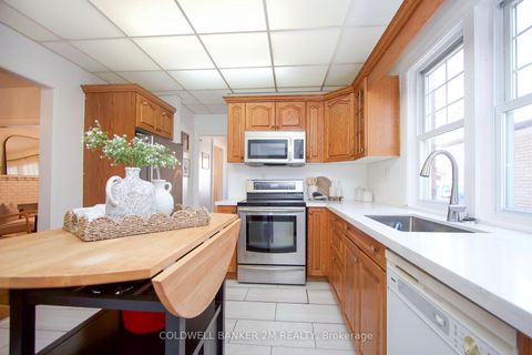 Photo 8 at 49 Brock Street E, O'Neill, Oshawa