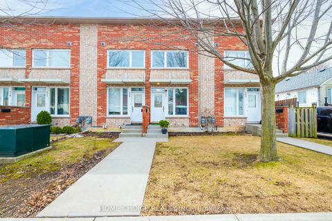 Photo 1 at 121 - 10 Fairwood Crescent, West Hill, Toronto