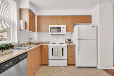 Photo 8 at 121 - 10 Fairwood Crescent, West Hill, Toronto