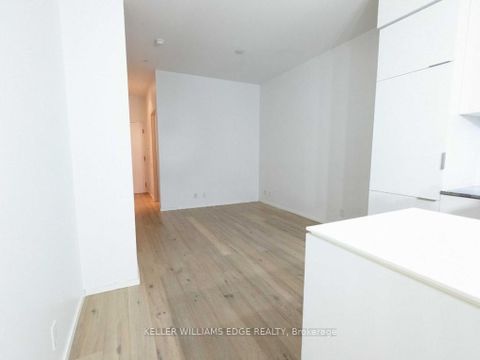 Photo 5 at 315 - 5 St. Joseph Street, Bay Street Corridor, Toronto