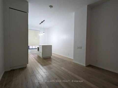 Photo 9 at 315 - 5 St. Joseph Street, Bay Street Corridor, Toronto