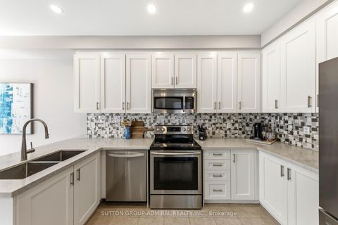 Photo 12 at 141 Lauderdale Drive, Patterson, Vaughan